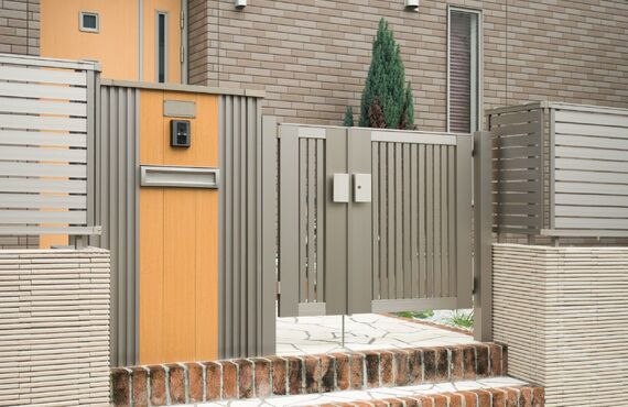 フェンスを設置することでプライバシーを守れる家へ | 岡山の外構工事なら快適な空間をつくる株式会社ダイサン